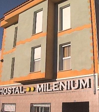 Hostal Milenium Els Monjos ภายนอก รูปภาพ
