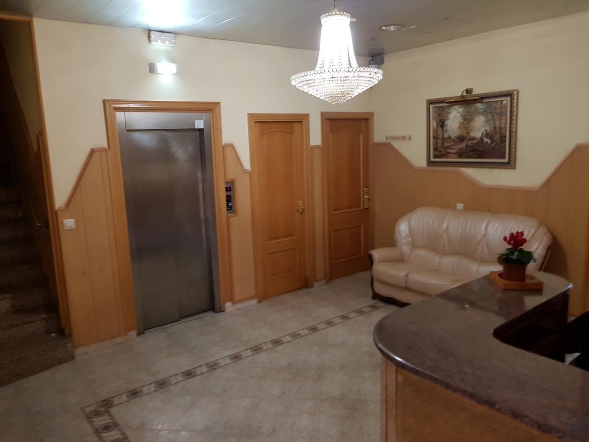 Hostal Milenium Els Monjos ภายนอก รูปภาพ